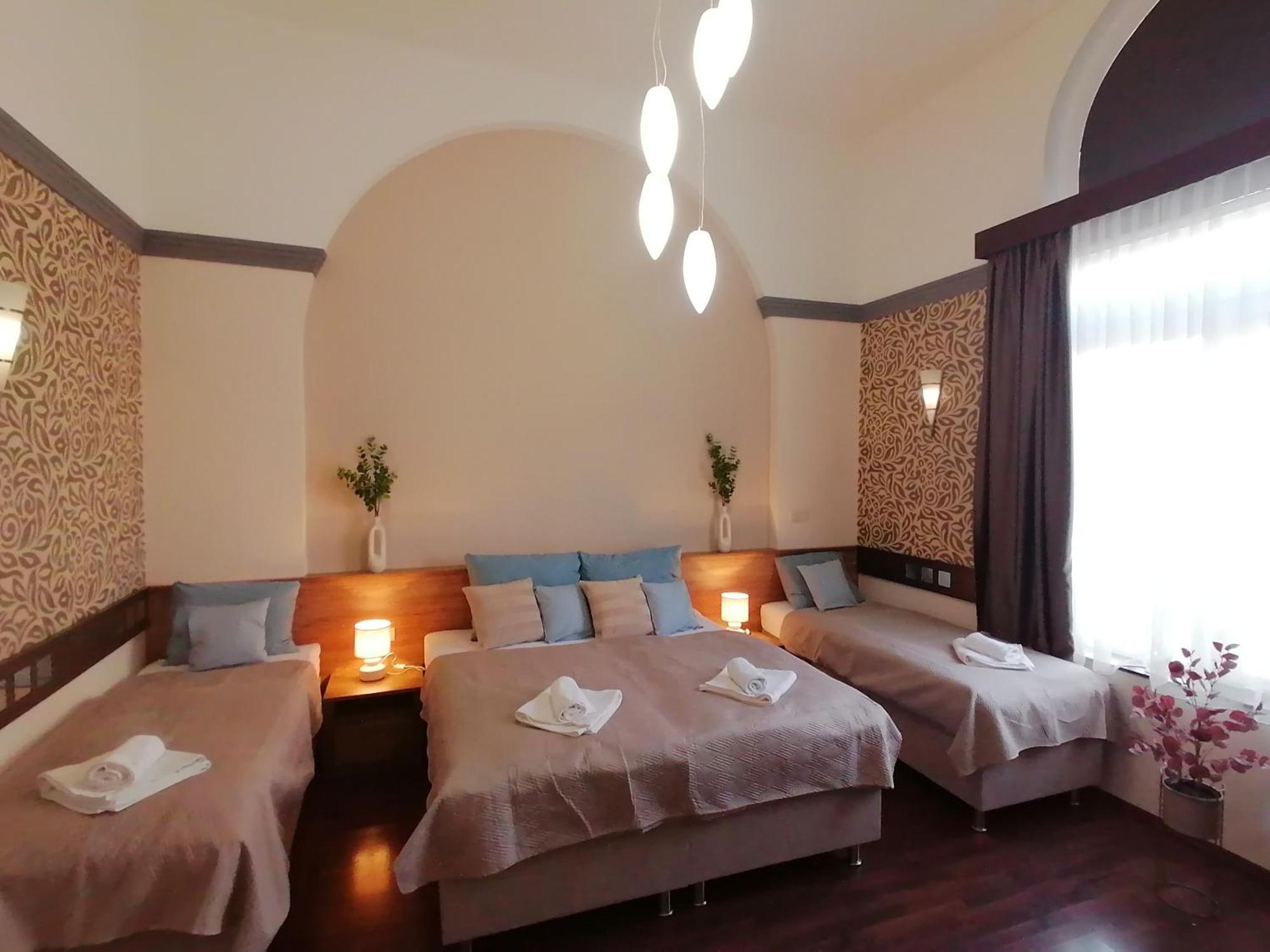 Mohacs Korona Apartman Exterior photo